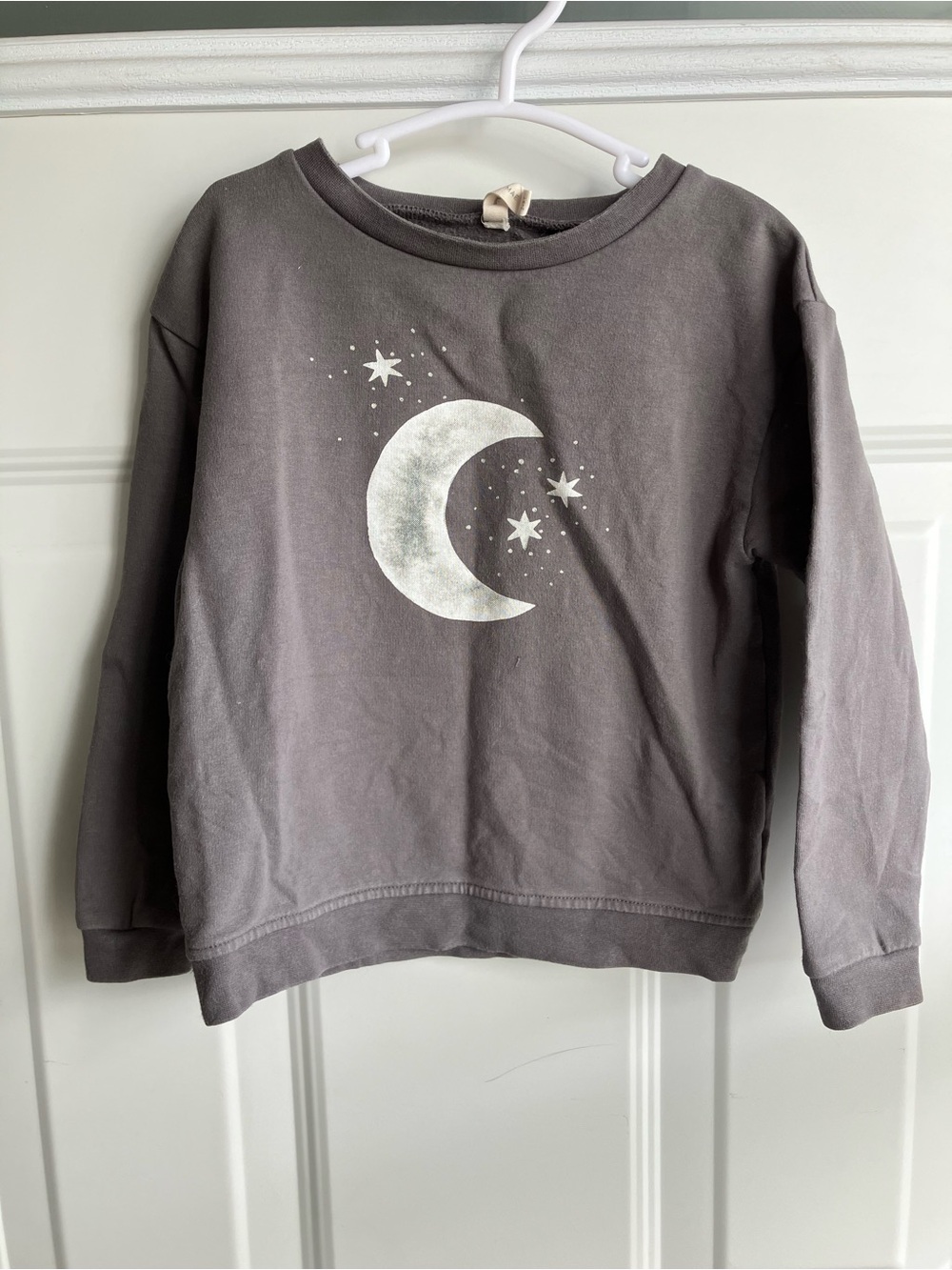 Quincy Mae grey moon stars sweater 2T 3T